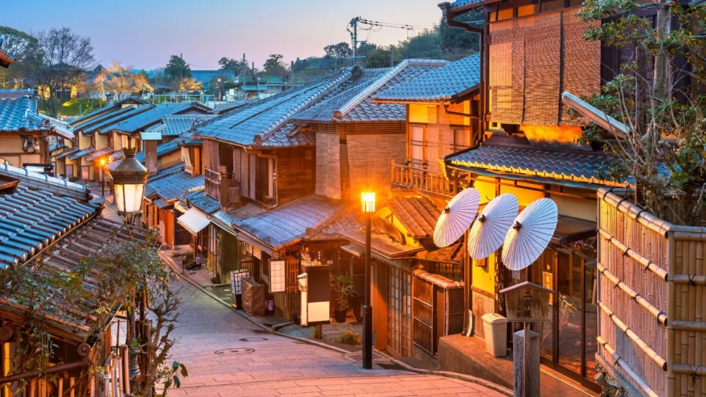 Higashiyama view at dawn Kyoto