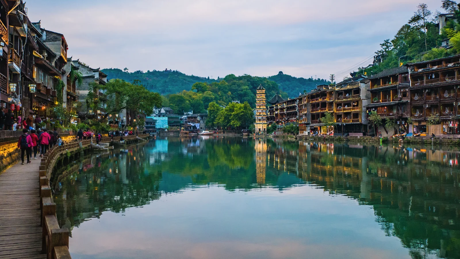 peaceful evening atmosphere in a historic town with warm street lights